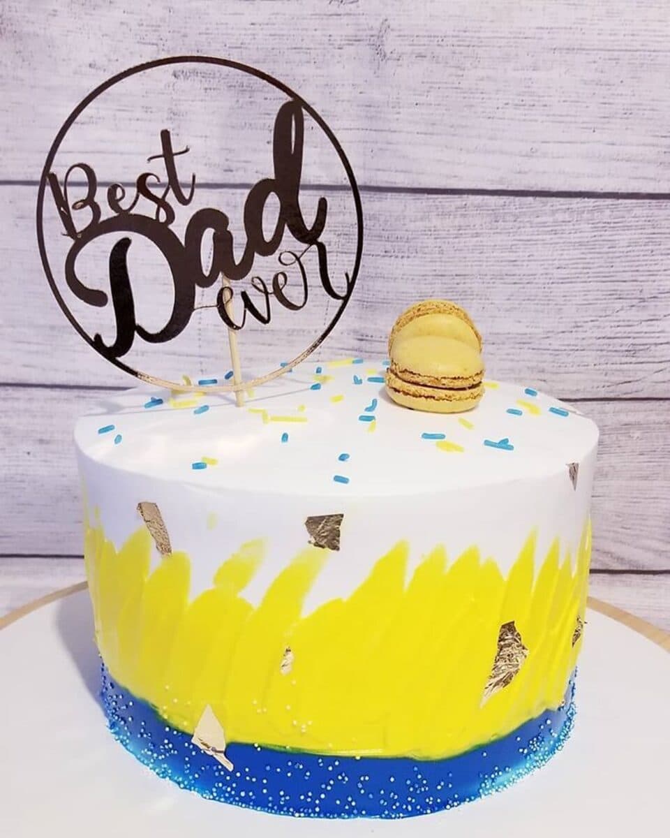 'Best Dad Ever' Father's Day cake with macaron